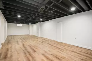 2585 Eakin Rd, Columbus, OH 43204 - Photo 33