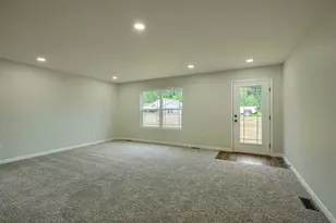 353 Elm St, New Straitsville, OH 43766 - Photo 7