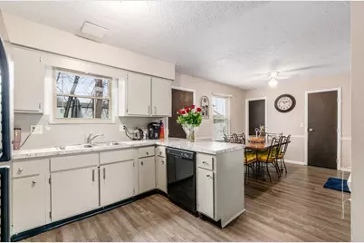 6142 Laurelwood Court, Columbus, OH 43229 - Photo 9