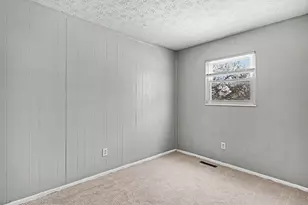 2900 Gentry Ln, Columbus, OH 43232 - Photo 11