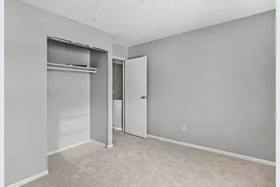 2900 Gentry Lane, Columbus, OH 43232 - Photo 9