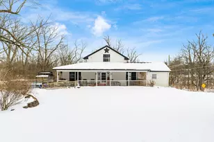 1735 Dyer Rd, Grove City, OH 43123 - Photo 1