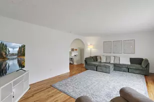 787 Persimmon Pl, Columbus, OH 43213 - Photo 9