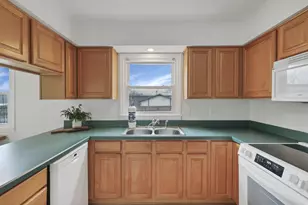 787 Persimmon Pl, Columbus, OH 43213 - Photo 17