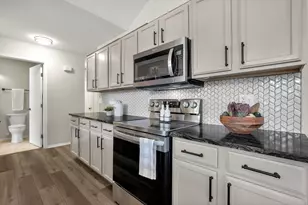 1317 Amberlea Dr W, Columbus, OH 43230 - Photo 7