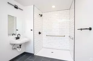 595 E Broad St, Columbus, OH 43215 - Photo 13