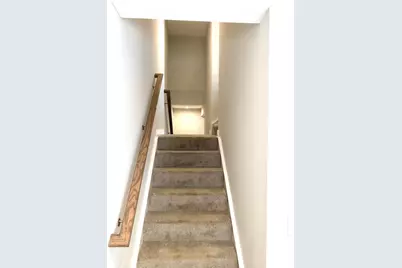 201 Via Veneto, Delaware, OH 43015 - Photo 7