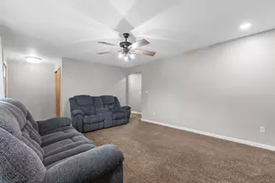 937 Expressview Dr, Mansfield, OH 44905 - Photo 7