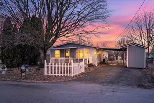 251 E 1st St, London, OH 43140 - Photo 1