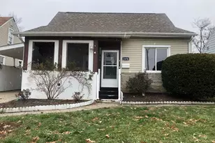 1176 Duxberry Ave, Columbus, OH 43211 - Photo 1