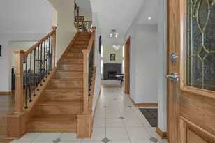 9246 Windy Creek Dr, Columbus, OH 43240 - Photo 5