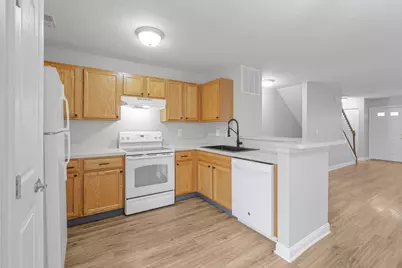 998 Hartford Village Boulevard #998, Columbus, OH 43228 - Photo 9