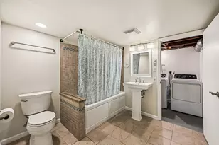 122 W Rathbone Ave, Columbus, OH 43214 - Photo 19