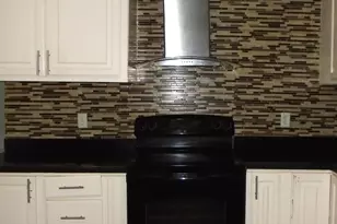 546 Emmit Ave, Columbus, OH 43228 - Photo 5