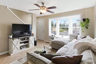 888 Annagladys Dr, Columbus, OH 43085 - Photo 3