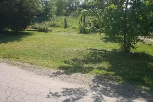 405 Hedges St, Ashville, OH 43103 - Photo 3