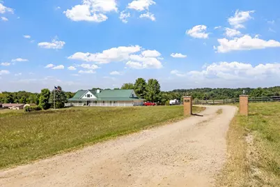 7233 National Road SE, Thornville, OH 43076 - Photo 7