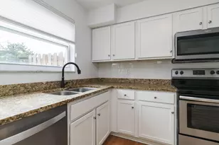 1217 Weybridge Rd, Columbus, OH 43220 - Photo 9