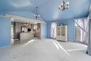 300 Dunbarton Rd, Columbus, OH 43230 - Photo 13