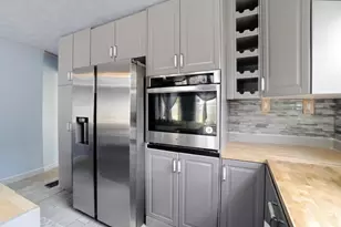 300 Dunbarton Rd, Columbus, OH 43230 - Photo 13