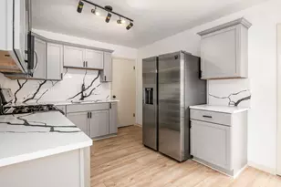 2350 Edenburgh Dr S, Columbus, OH 43219 - Photo 15