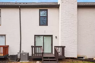 6751 Willow Grove Pl E, Dublin, OH 43017 - Photo 3