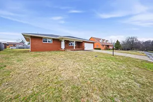 103 Valleyview Dr, Mount Sterling, OH 43143 - Photo 3