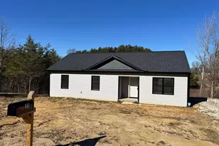 311 Elm St, New Straitsville, OH 43766 - Photo 1