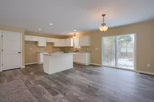 311 Elm St, New Straitsville, OH 43766 - Photo 11