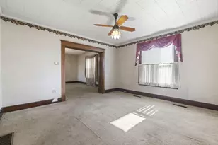 321 S Pickaway St, Circleville, OH 43113 - Photo 15