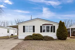 1100 Thornwood Dr SW, Heath, OH 43056 - Photo 3