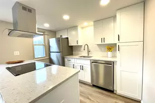 1046 Merrimar Cir N, Columbus, OH 43220 - Photo 5