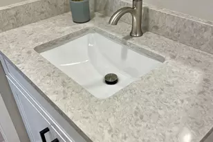 1046 Merrimar Cir N, Columbus, OH 43220 - Photo 17