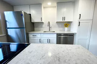 1046 Merrimar Cir N, Columbus, OH 43220 - Photo 5