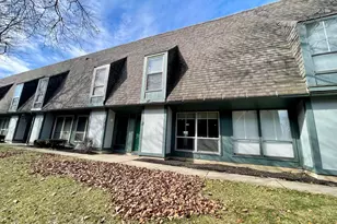 1046 Merrimar Cir N, Columbus, OH 43220 - Photo 1