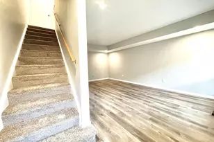 1046 Merrimar Cir N, Columbus, OH 43220 - Photo 13