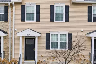 247 Oxford Oak Dr, Blacklick, OH 43004 - Photo 1