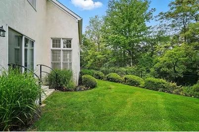 1940 Scioto Pointe Drive, Columbus, OH 43221 - Photo 11