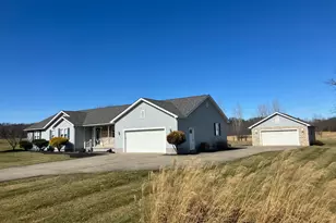 10535 S Poplar Dr, Glouster, OH 45732 - Photo 5