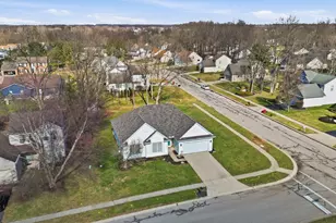 300 Shawnee Loop S, Pataskala, OH 43062 - Photo 3