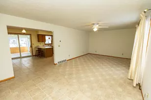 35 W Mound St, Fredericktown, OH 43019 - Photo 7