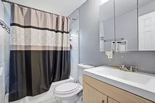 2192 Genessee Ave, Columbus, OH 43211 - Photo 13