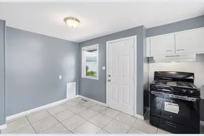 2192 Genessee Avenue, Columbus, OH 43211 - Photo 9