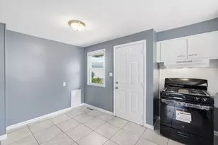 2192 Genessee Ave, Columbus, OH 43211 - Photo 9