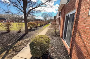 2861 Chateau Cir, Columbus, OH 43221 - Photo 19