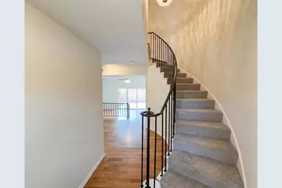 2861 Chateau Circle #22, Columbus, OH 43221 - Photo 9