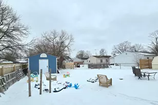 607 Easy St, Marion, OH 43302 - Photo 3