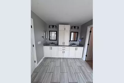 1045 Damon Drive, Washington Court House, OH 43160 - Photo 11