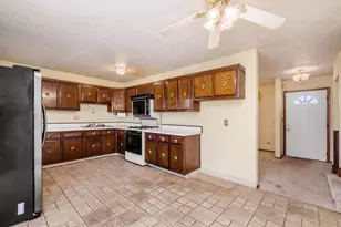 3434 Latonia Rd, Columbus, OH 43232 - Photo 9