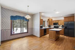 1417 Whispering Pines Ln, Bellefontaine, OH 43311 - Photo 13